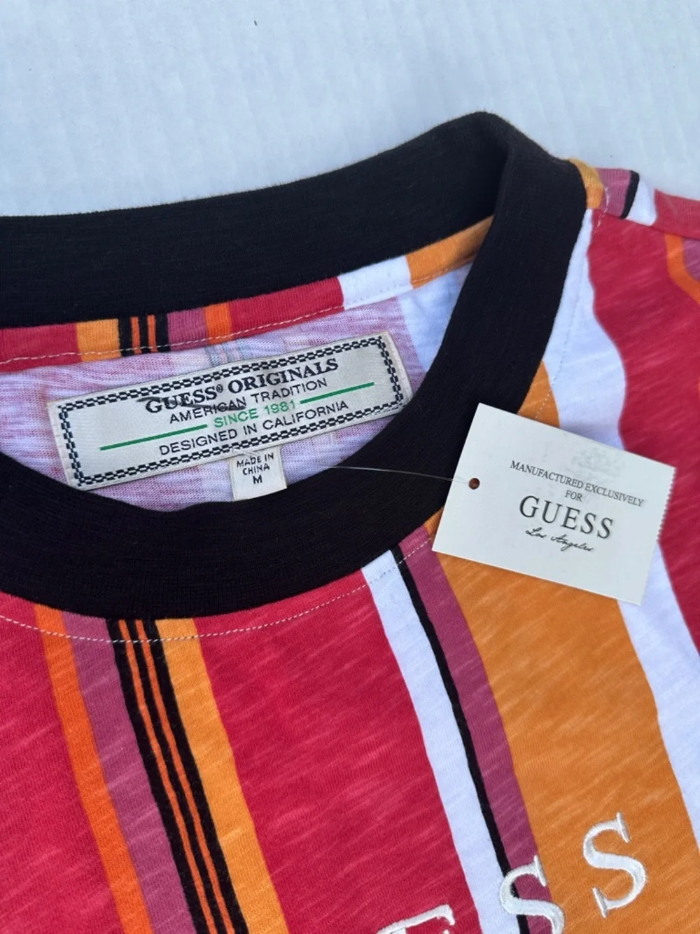 New GUESS ORIGINALS Men’s Red, Yellow & White Striped Logo Tee with Black Trim - Picture 5 of 8